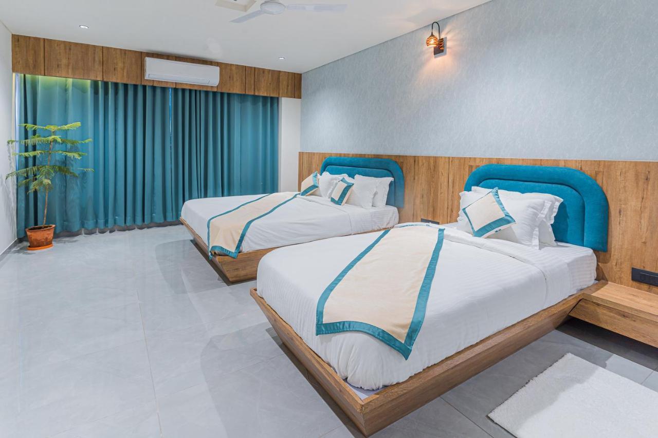 Hotel The Grand Heaven Gandhinagar Eksteriør billede