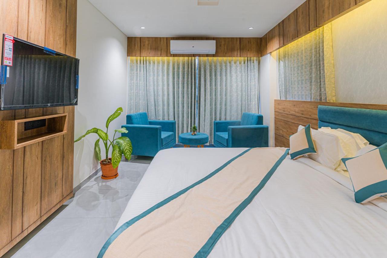 Hotel The Grand Heaven Gandhinagar Eksteriør billede